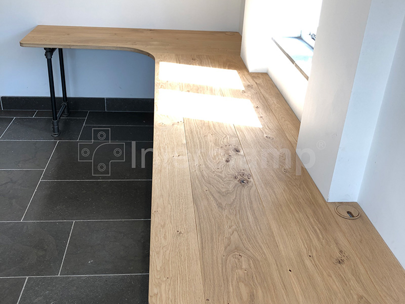 Interclamp Key Clamp Curved Wood Desk